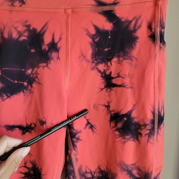 Lululemon Train High Rise Tight Wash Tie Dye Carnation Red Black Size 8 - Picture 10 of 10